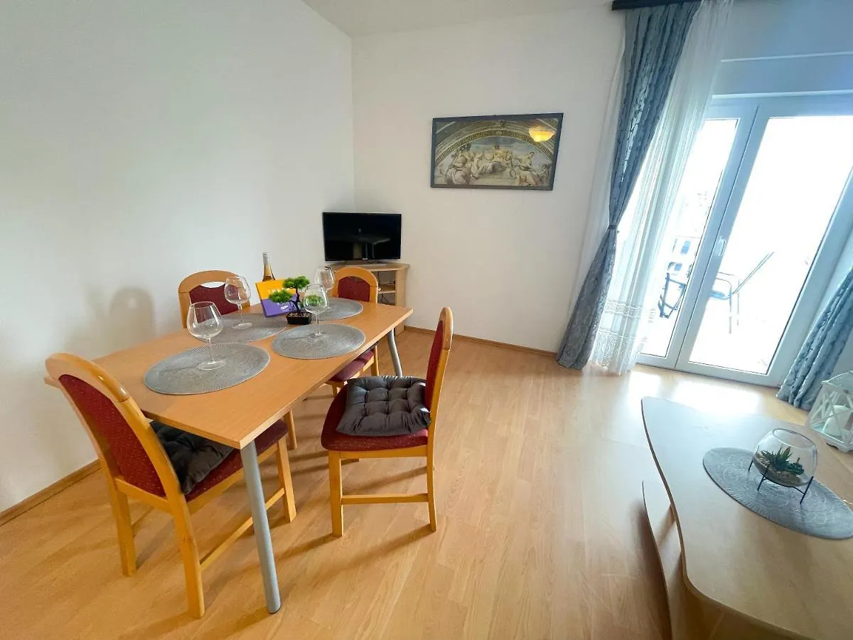 Apartments Golden Palms Dramalj