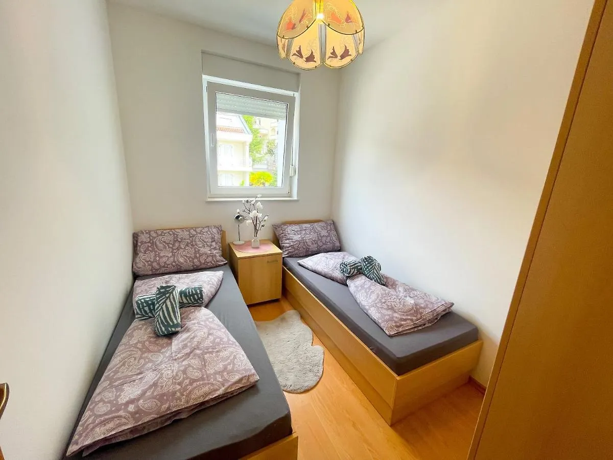 Apartments Golden Palms Dramalj