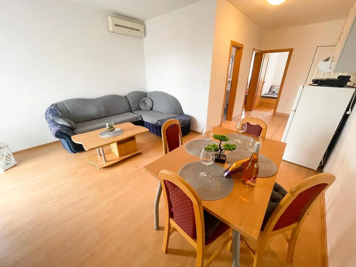 Apartments Golden Palms Dramalj