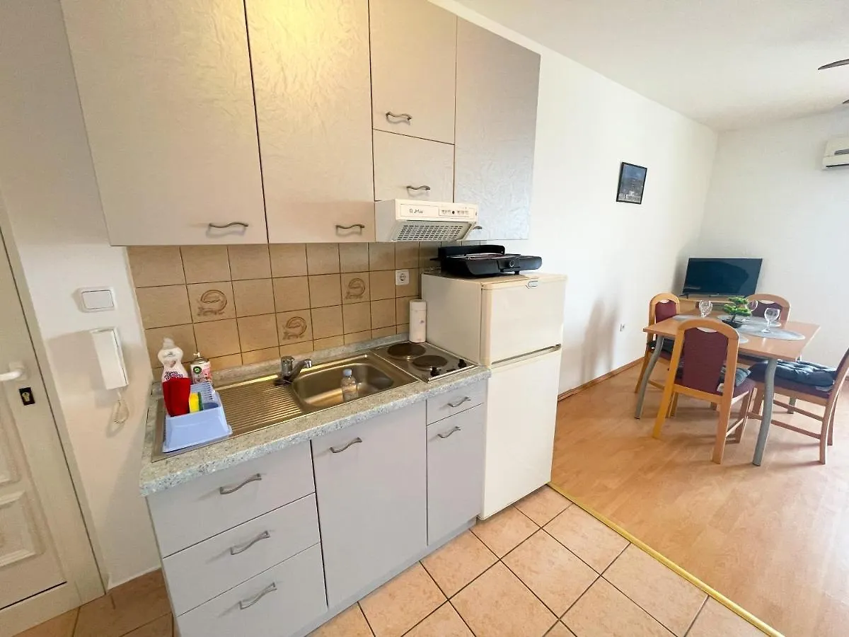 Apartments Golden Palms Dramalj Croatia