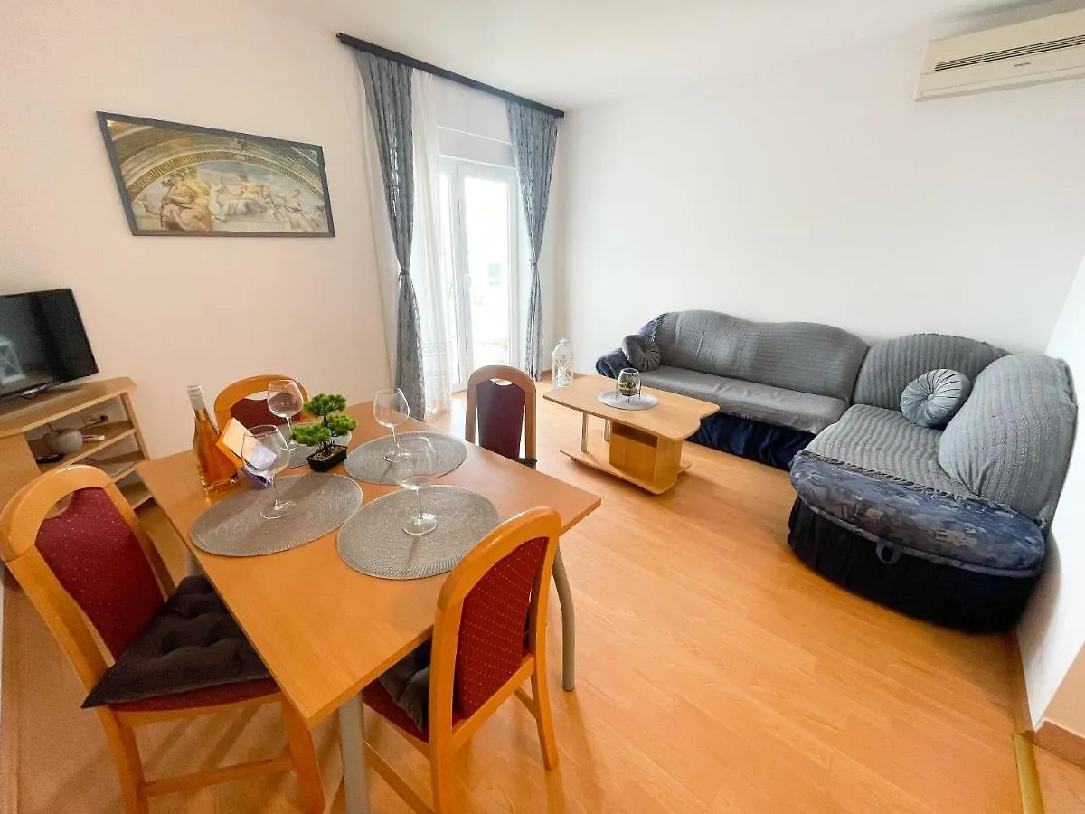 Apartments Golden Palms Dramalj 0*,