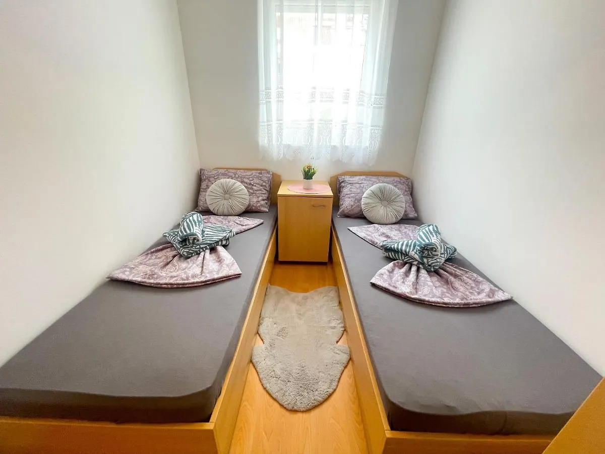 Apartments Golden Palms Dramalj